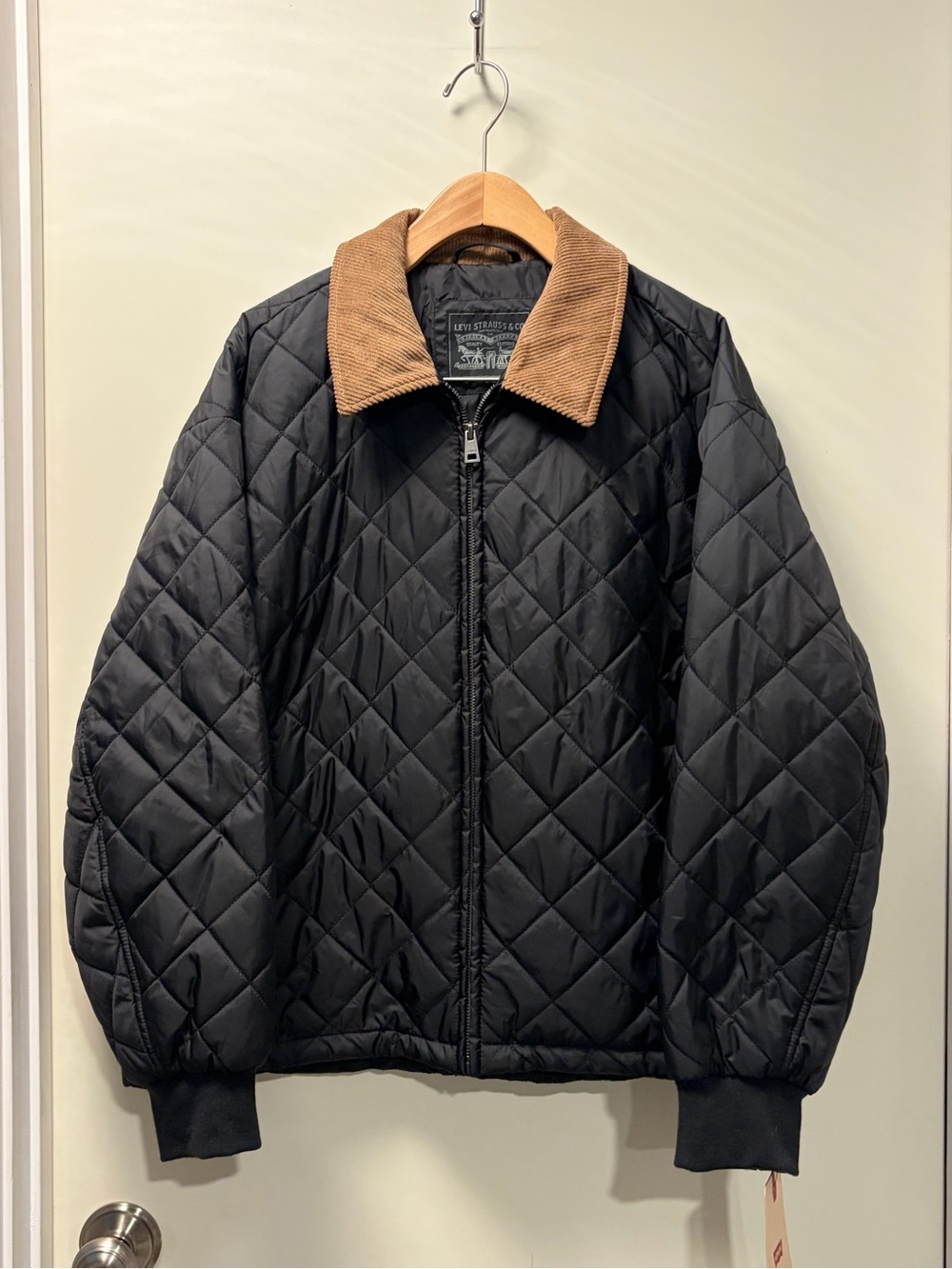 Levis Women's Diamond Quilted Bomber with Corduroy Collar size Large NWT